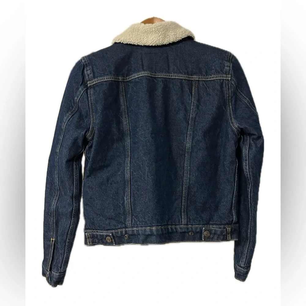Levi’s Denim Sherpa Jacket. - Picture 3 of 9